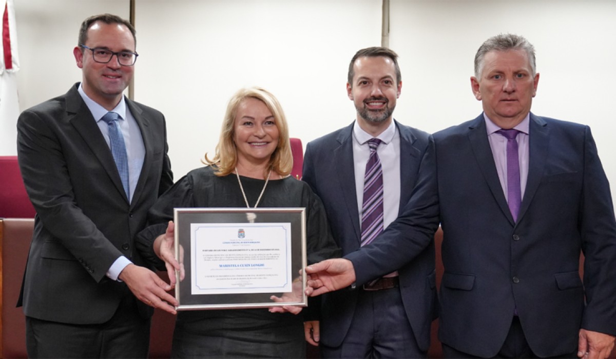 Em Bento Gonçalves, Maristela Cusin Longhi recebe homenagem na sede do Poder Legislativo